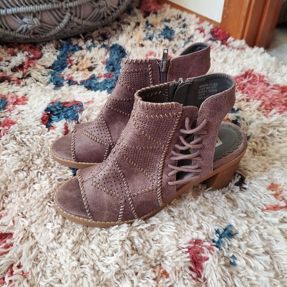 Not Rated Shoes - LAST CHANCE Not Rated Ankle Booties